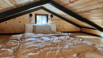 2 bedrooms, bed sheets