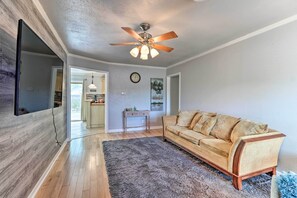 TV - 6 Mi to Fort Hood: Killeen Home w/ Yard & Patio (Killeen)