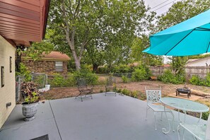 Outdoor dining - 6 Mi to Fort Hood: Killeen Home w/ Yard & Patio (Killeen)