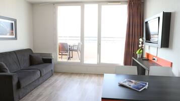 テレビ、書斎 / ワークスペース