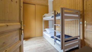 2 bedrooms, free WiFi, bed sheets