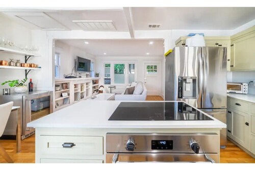 Venice Beach Bungalow 6 Blocks From Beach