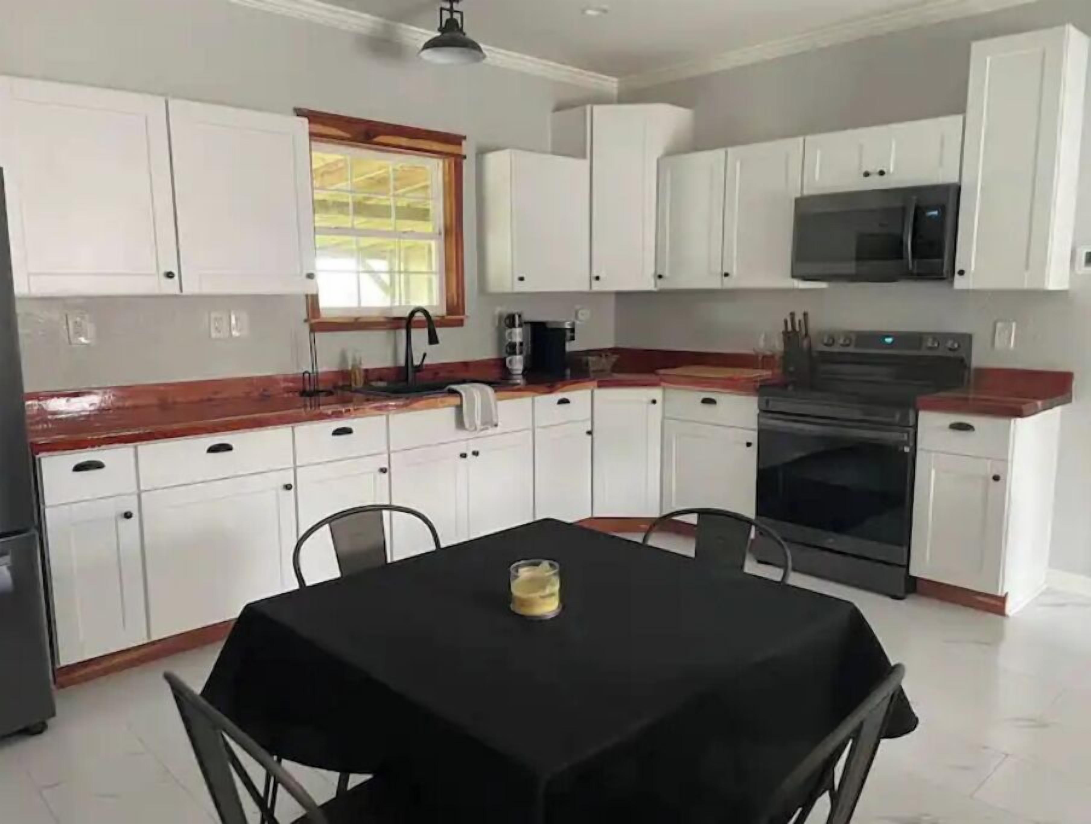 冰箱、微波炉、烤箱、炉灶