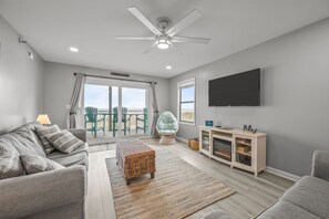 Smart TV, fireplace