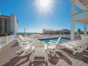 Unclassified image, 3 of 33, button