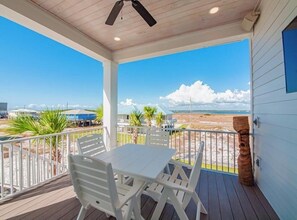 Outdoor dining - Beach Country 7 BR/ 7.5 House w/ Heated Pool (Navarre Beach)
