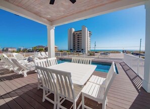 Unclassified image, 2 of 33, button