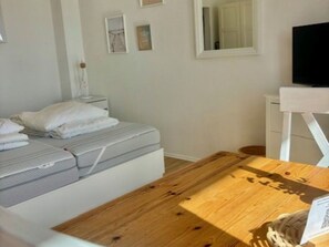 1 bedroom, WiFi, bed sheets