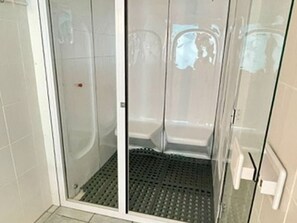 Unclassified image, 3 of 31, button