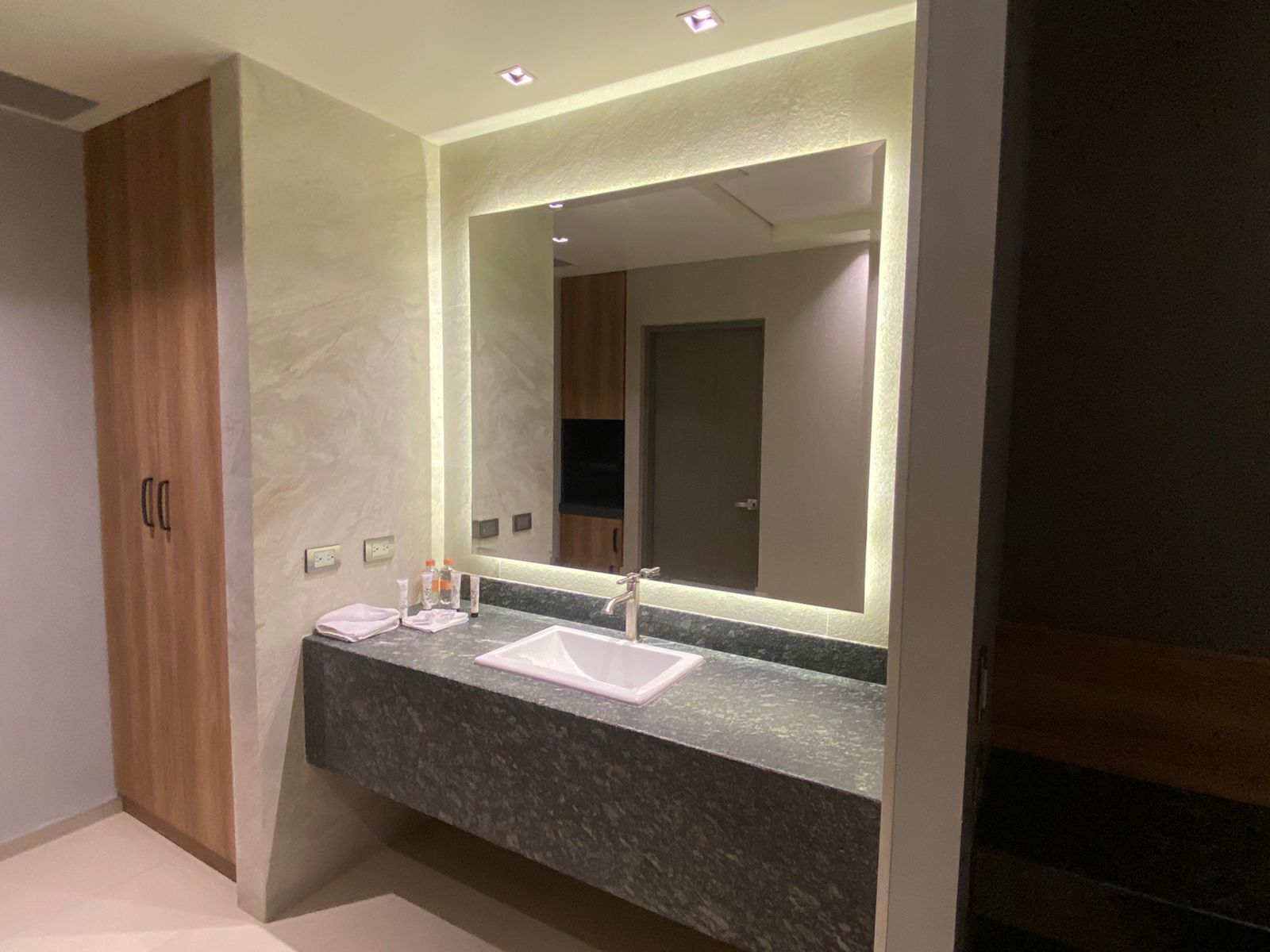 Bathroom | Shower, towels