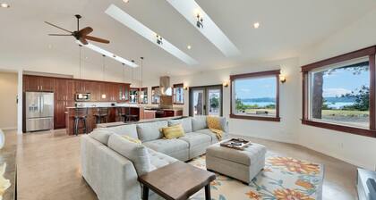 Grand Waterfront Getaway Olympic Views & amenities