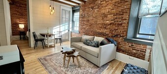 Lovely 1-bedroom in downtown Portsmouth steps to everything!