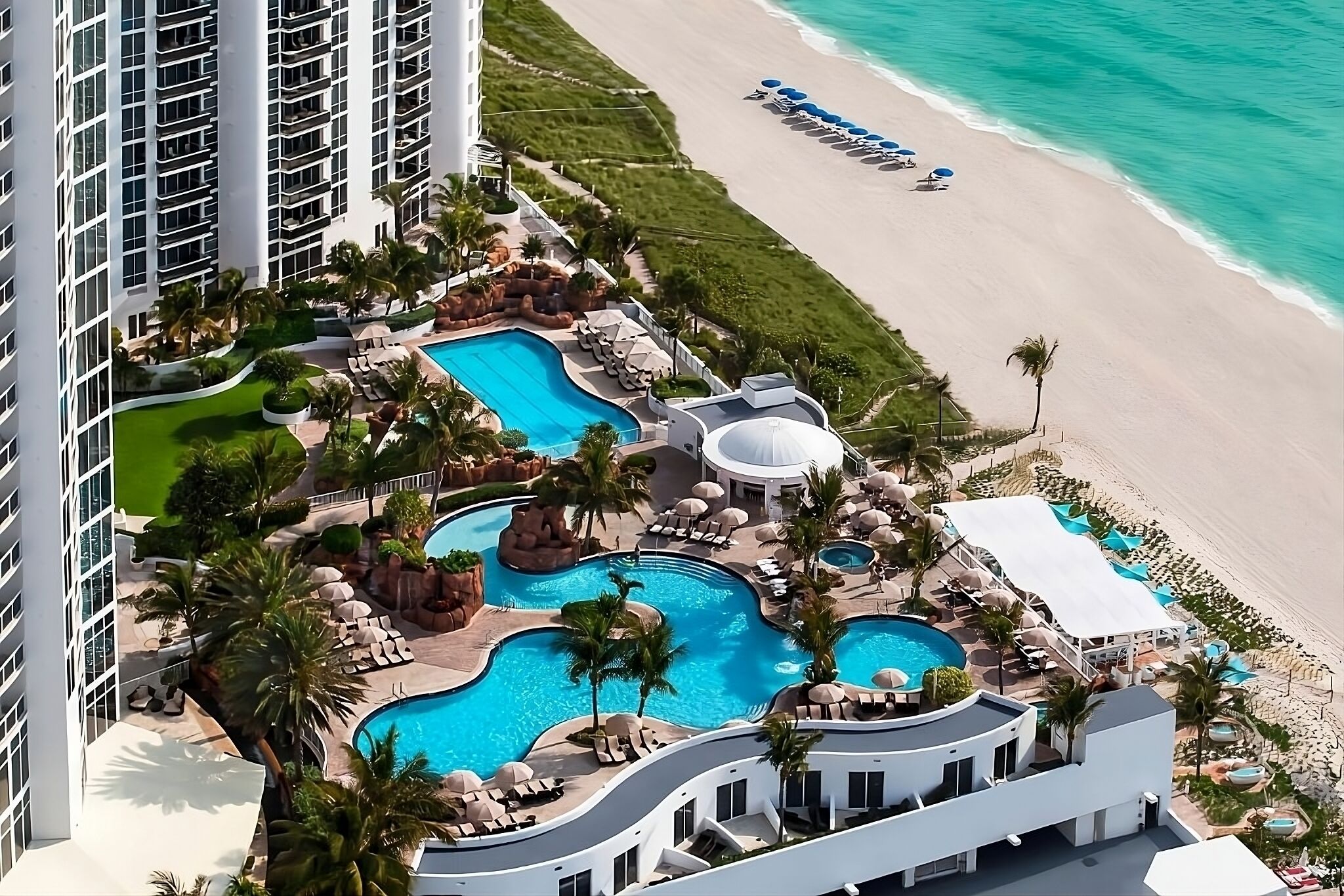 3x Deluxe Studio 2 Queen Beds w/ Bay View at Trump Int'l Beach Resort Miami