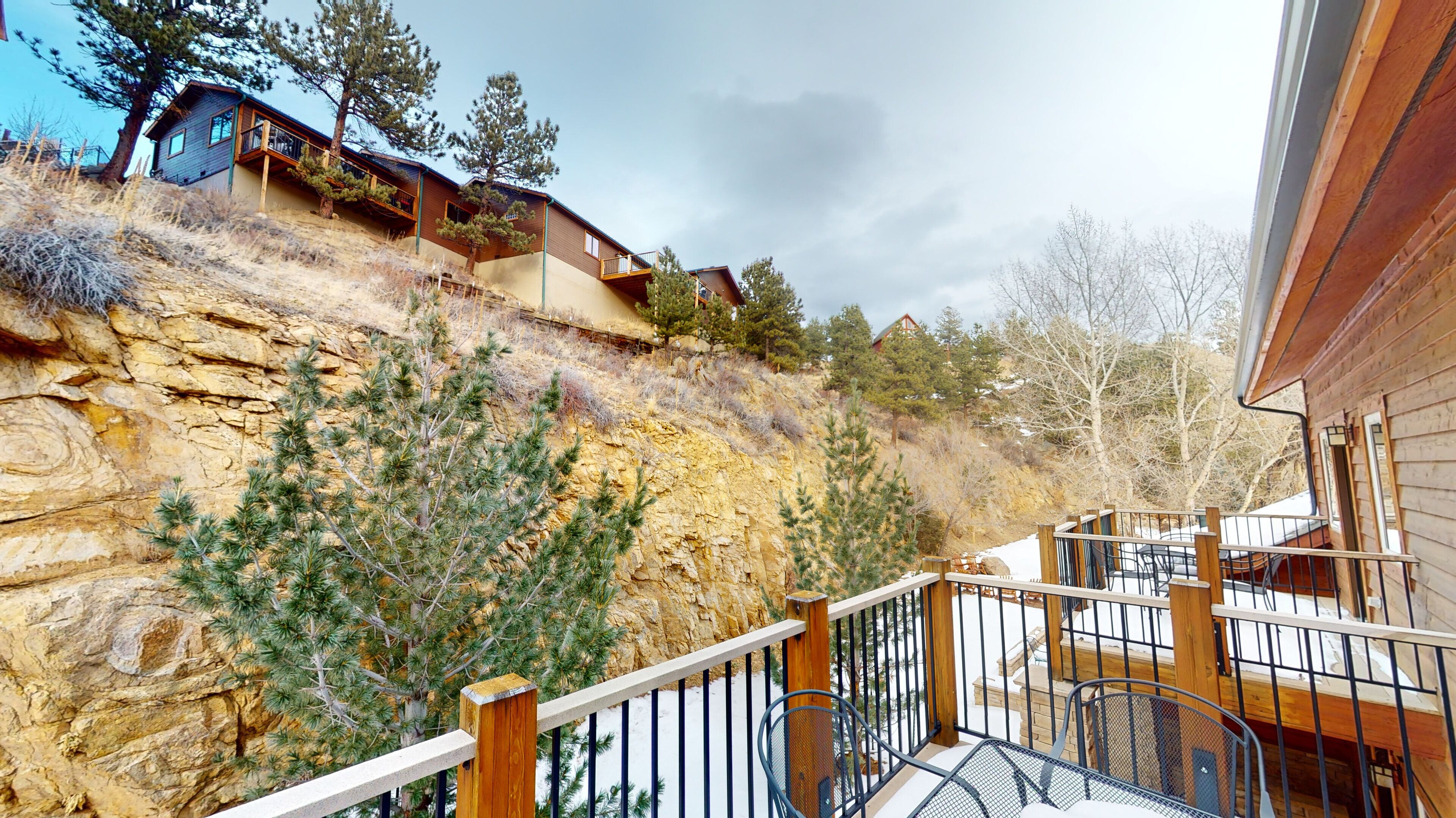 Condo w/ cliffside setting near grill & fire pit. Steps from pool & hot tub. 5-m