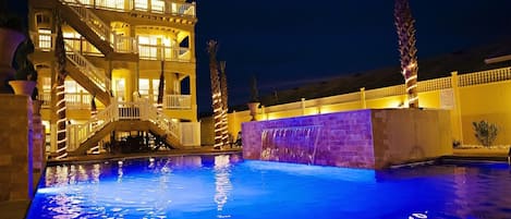 インフィニティプール、温水プール