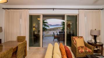 Condo, 2 phòng ngủ | Khu ăn uống