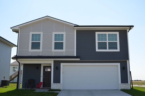 Exterior - Relaxing Entire House in Ankeny, IA (Bondurant)