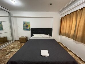 2 bedrooms, WiFi, bed sheets, wheelchair access - Charming 2-Bed Apartment in Kallithea (Kallithea)