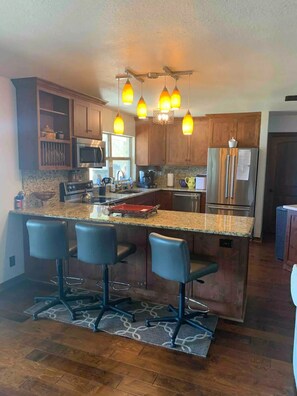 Fridge, oven, stovetop