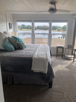 5 bedrooms, iron/ironing board, free WiFi, bed sheets