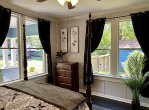 2 habitaciones, tabla de planchar con plancha, wifi y ropa de cama 