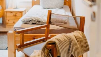 4 Schlafzimmer, Bügeleisen/Bügelbrett, kostenloses WLAN, Bettwäsche