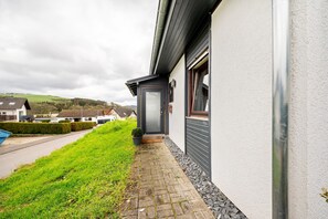 Exterior detail - Eifel Resort Holiday Home with Garden, Sauna, Hot Tub, Terrace and Wi-Fi (Waxweiler)