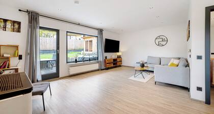 Ferienhaus Eifel-Resort mit Garten, Sauna, Whirlpool, Terrasse und WLAN