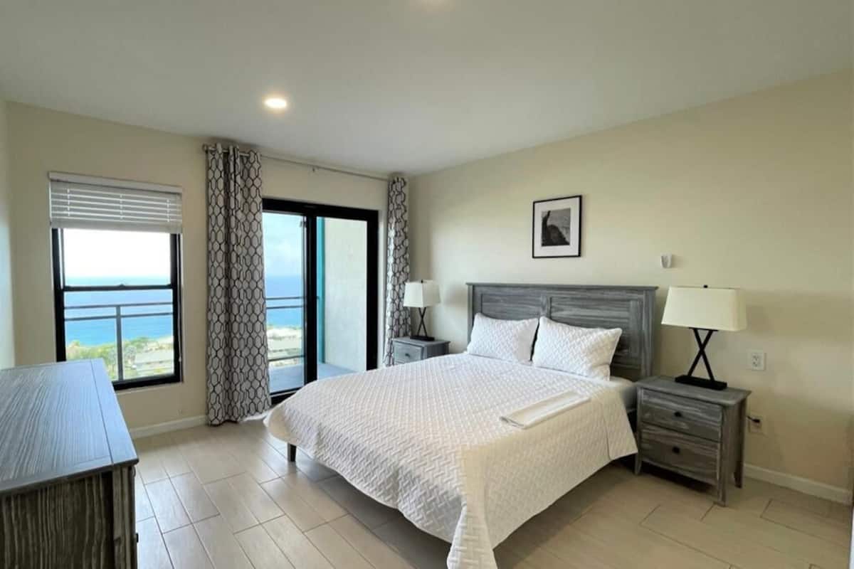 business condo, 1 queen bed | individually decorated, individually furnished, desk, laptop workspace