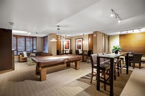 Spielezimmer
