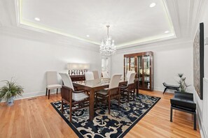 Dining - Luxury Retreat in Red Bank, TN! (Red Bank)