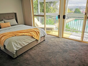 5 bedrooms, free WiFi, bed sheets