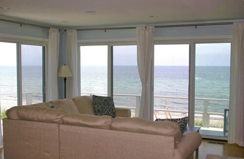 Cozy Oceanfront Cottage with your own beach-no walking needed!