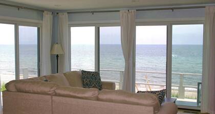 Cozy Oceanfront Cottage with your own beach-no walking needed!