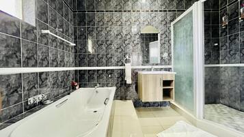 Bathtub