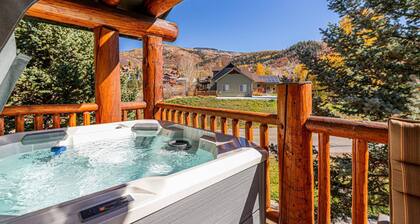 TH w/NEW HotTub+Slope Views-Easy access to Ski/Town -2 King en Suites-Garage-W/D-Grill-Fireplace-Nea