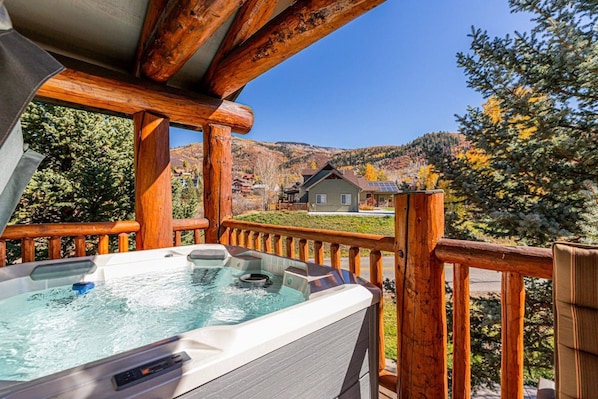 Hit the *private!* hot tub after a long day adventuring on the mountain