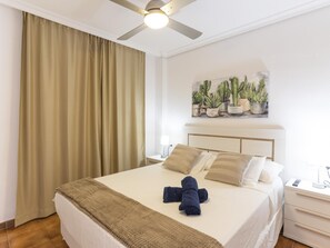 2 bedrooms, iron/ironing board, internet, bed sheets