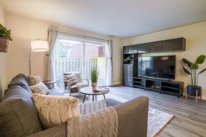 Televisión y oficina 