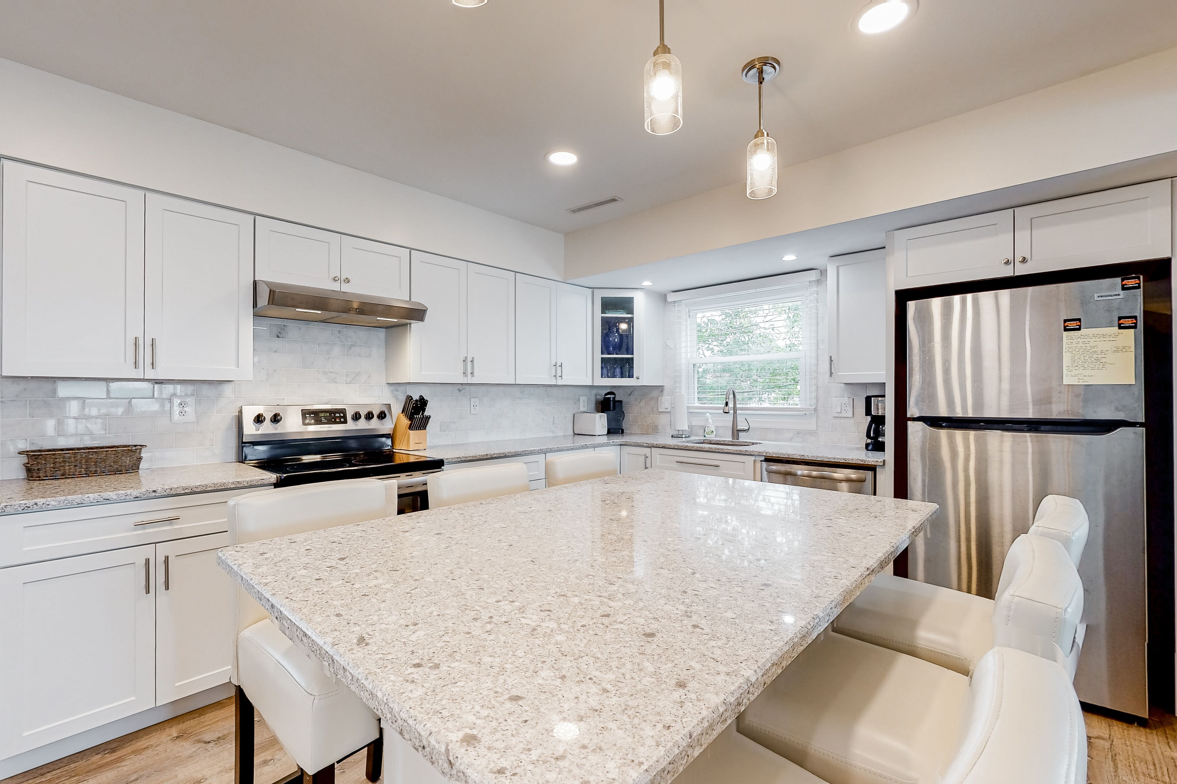 冰箱、微波炉、烤箱、炉灶