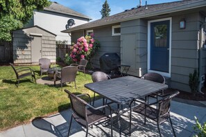 Unclassified image, 3 of 22, button