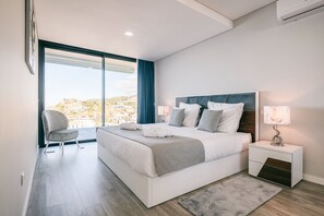 4 chambres, fer et planche à repasser, accès au Wi-Fi (inclus)