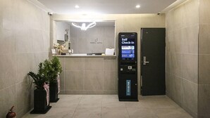 A self-check-in kiosk at the Arden Hotel. - Arden Hotel (Cheonan)