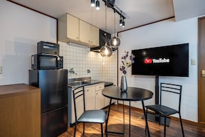 Arita heights Namba 501 | In-room dining
