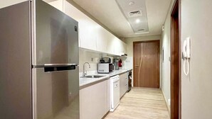 Apartment | Private kitchen - Quill Residence at Millenium Binghatti (Dubai)