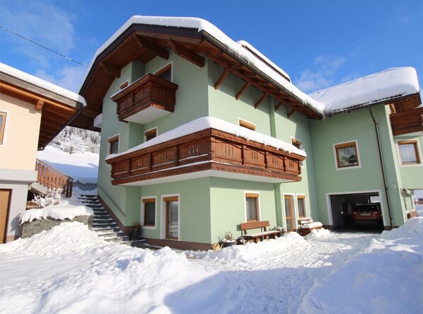 Holiday Home Exterior [winter] - Comfortable apartment with large balcony and pool (Liebenfels)