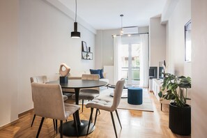 Dining - Stunning 2BR Apartment in Lycabettus (Athens)
