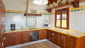 Frigorifero, microonde, forno, lavastoviglie