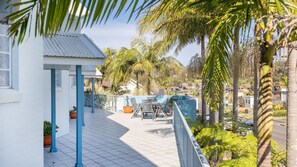 Terrace/patio - Breakers 6 - Located in the golden triangle of Beautiful Mollymook (Mollymook)