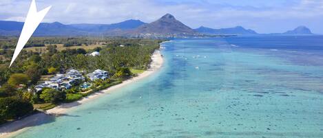 Beach nearby, sun-loungers, beach towels